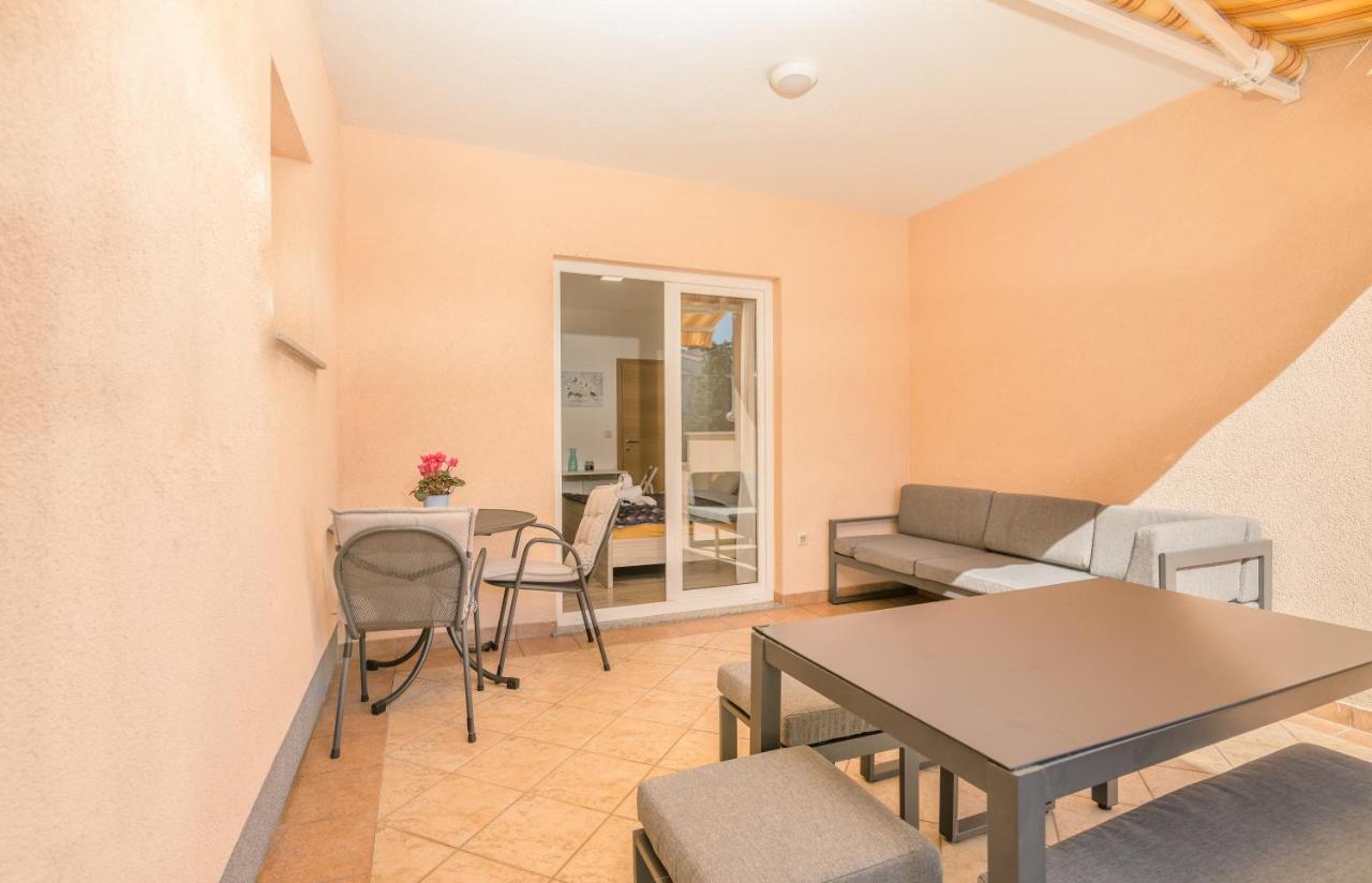 Apartment Stella Di Mare 2 Крк Екстер'єр фото